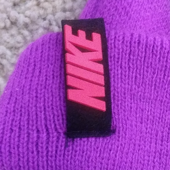 Nike hat - Picture 3 of 3